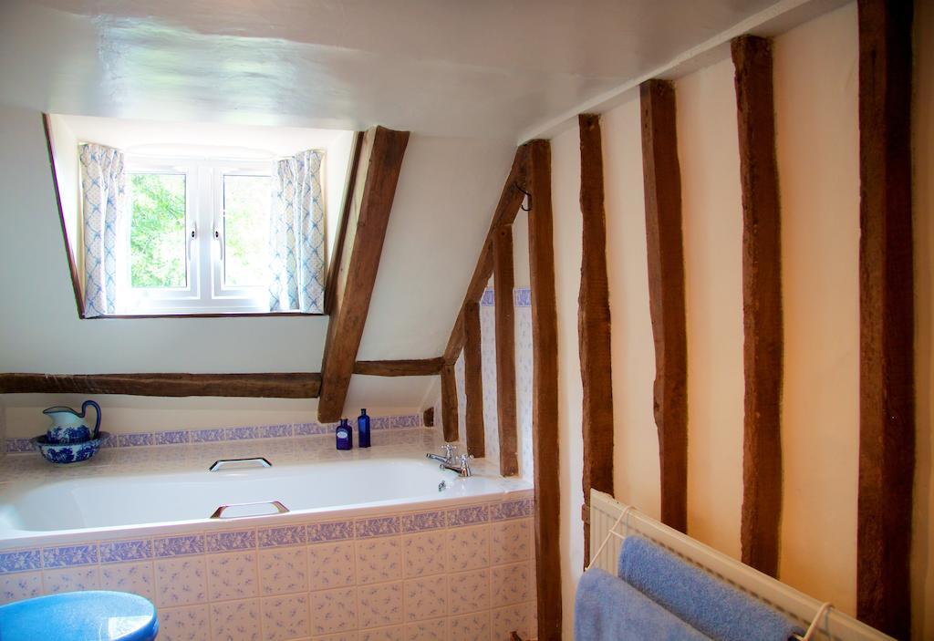 Colston Hall Farmhouse B&B Framlingham Room photo