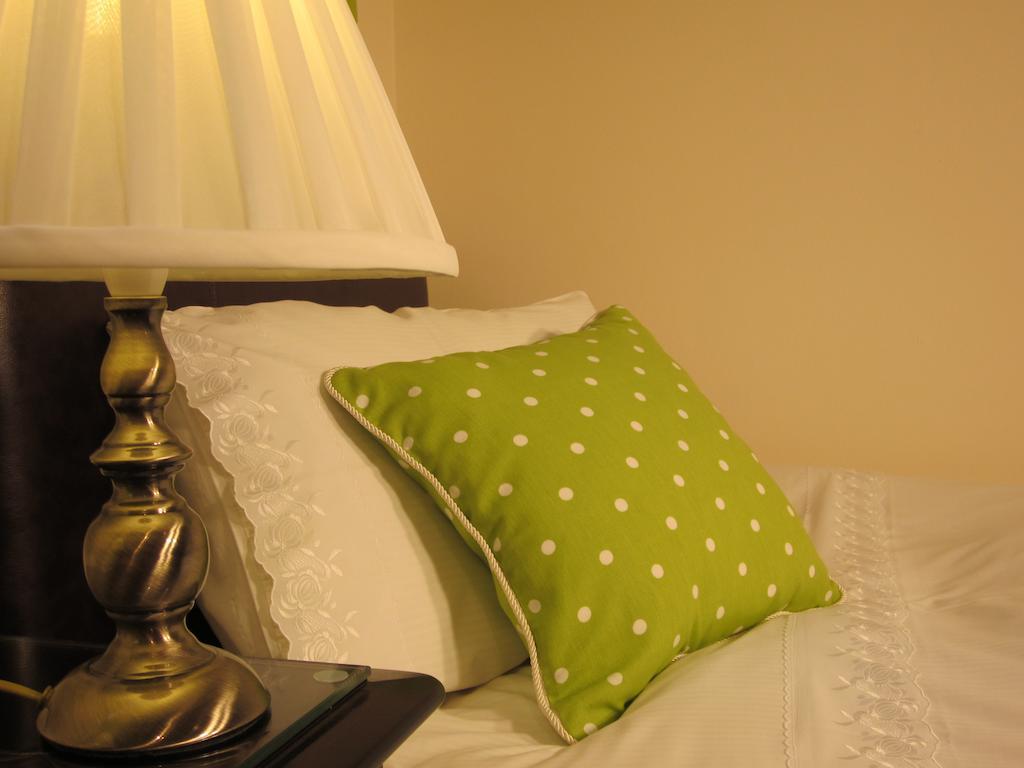 Colston Hall Farmhouse B&B Framlingham Room photo