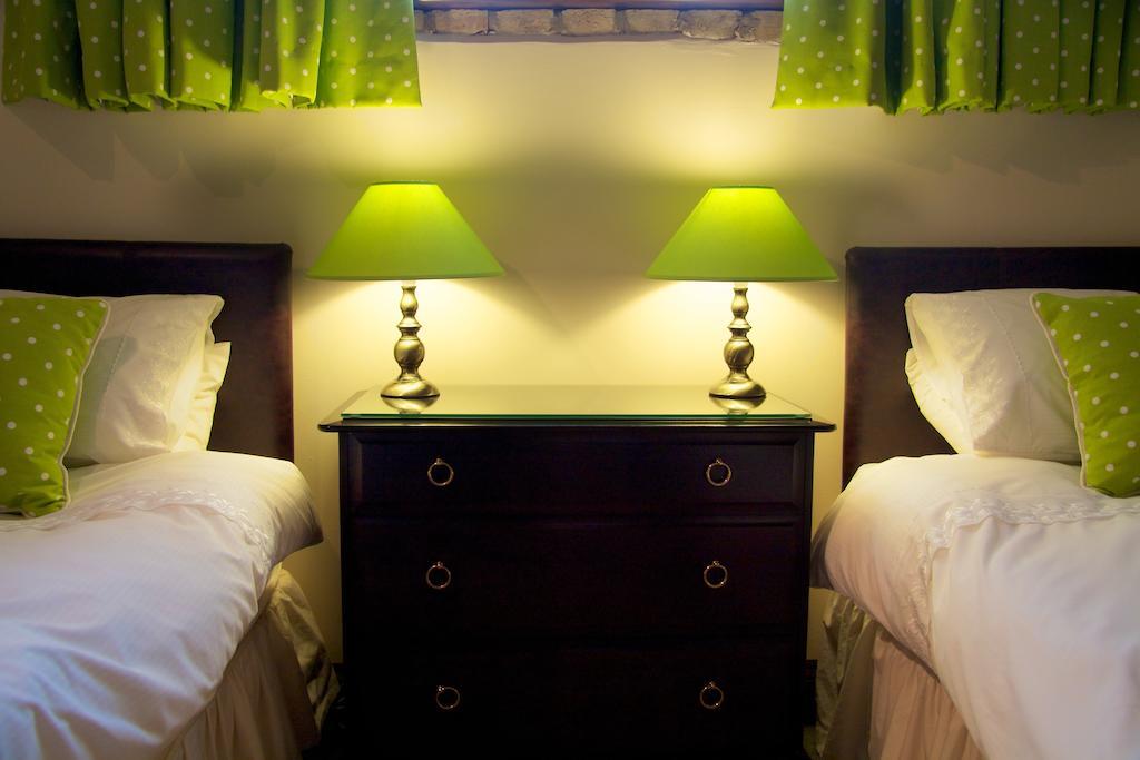 Colston Hall Farmhouse B&B Framlingham Room photo